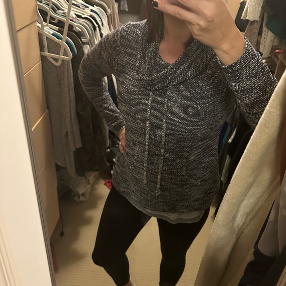 Pullover cowlneck sweater